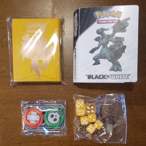 Pikachu Pokemon Starter Play Kit - Picture 4 of 6